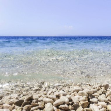 Çakıl taşları Mavi Gökyüzü, Mavi Okyanus, Yaz Arkaplanı